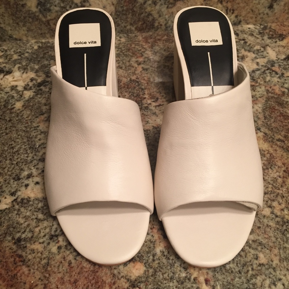 Dolce Vita Juels Leather Ivory Sandals - Picture 2 of 4